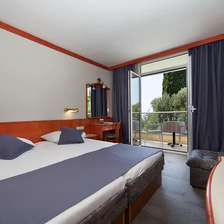 Maistra Select Astarea 3*