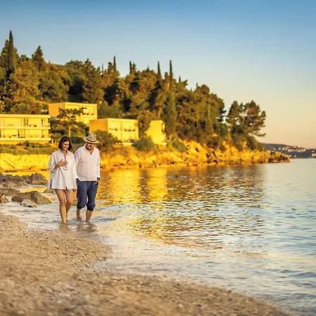 Maistra Select Astarea