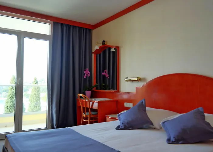 Maistra Select Astarea 3*